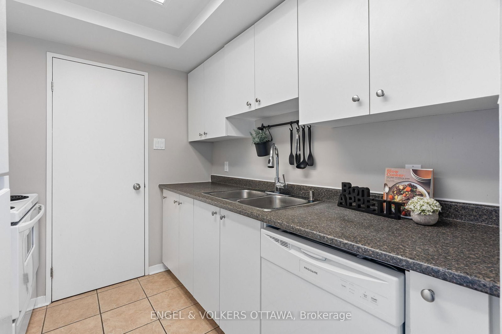 45 Holland Avenue • #610 • Ottawa, ON photo 6