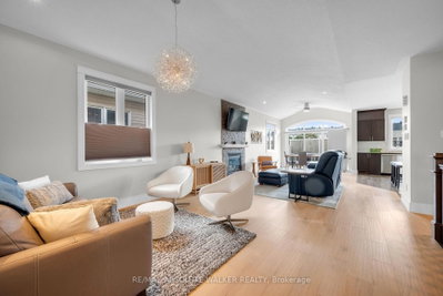 355 Nestleton Street • Ottawa, ON photo 2