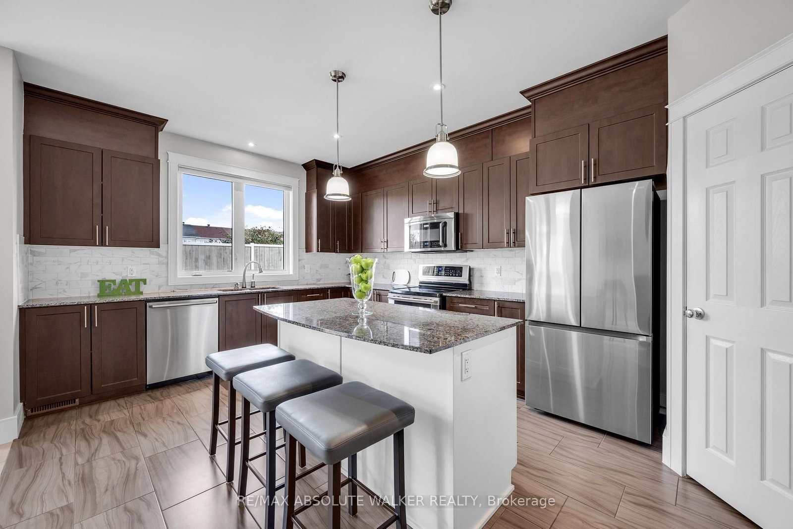 355 Nestleton Street • Ottawa, ON photo 3