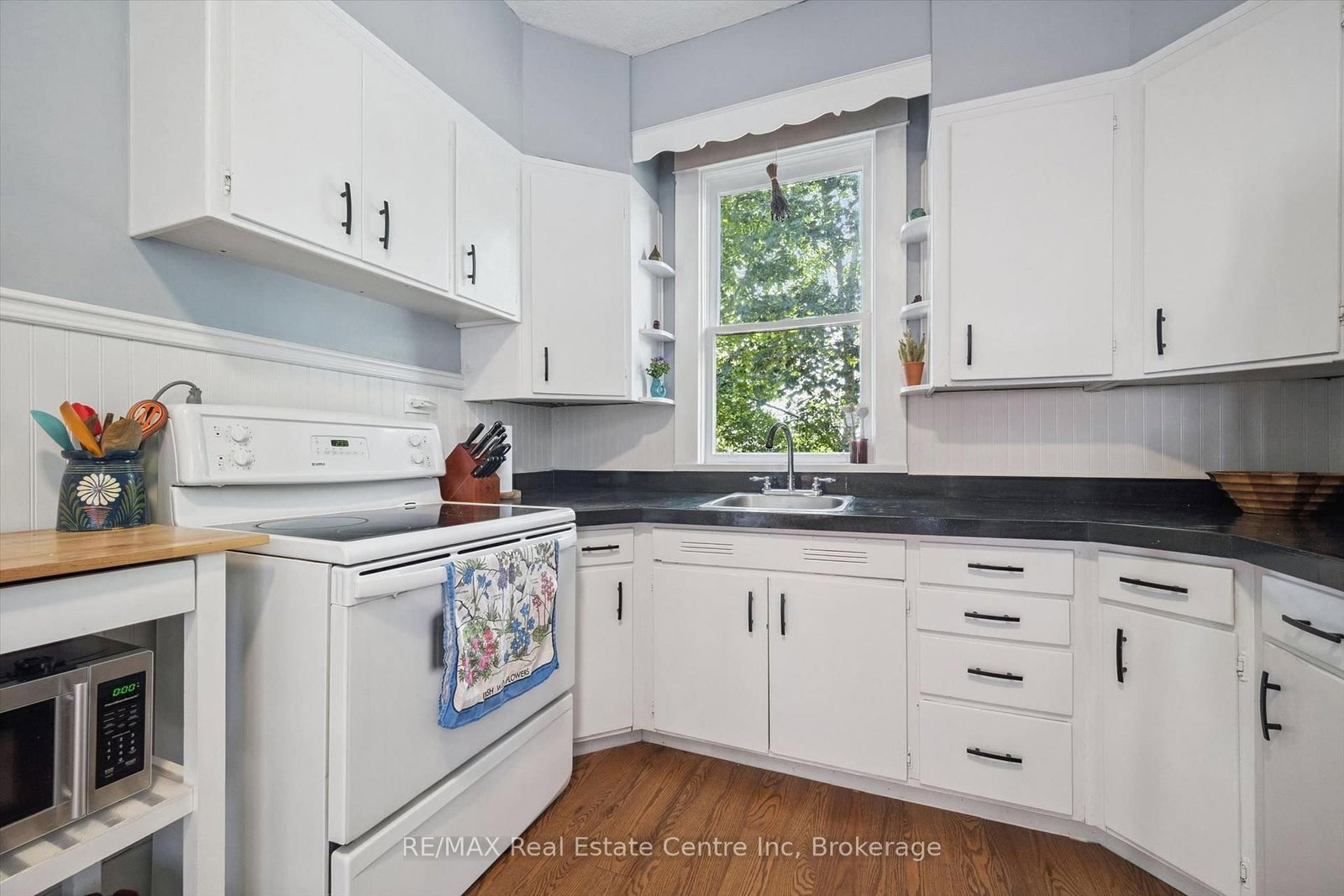 699 ST ANDREW Street W • Centre Wellington, ON photo 13