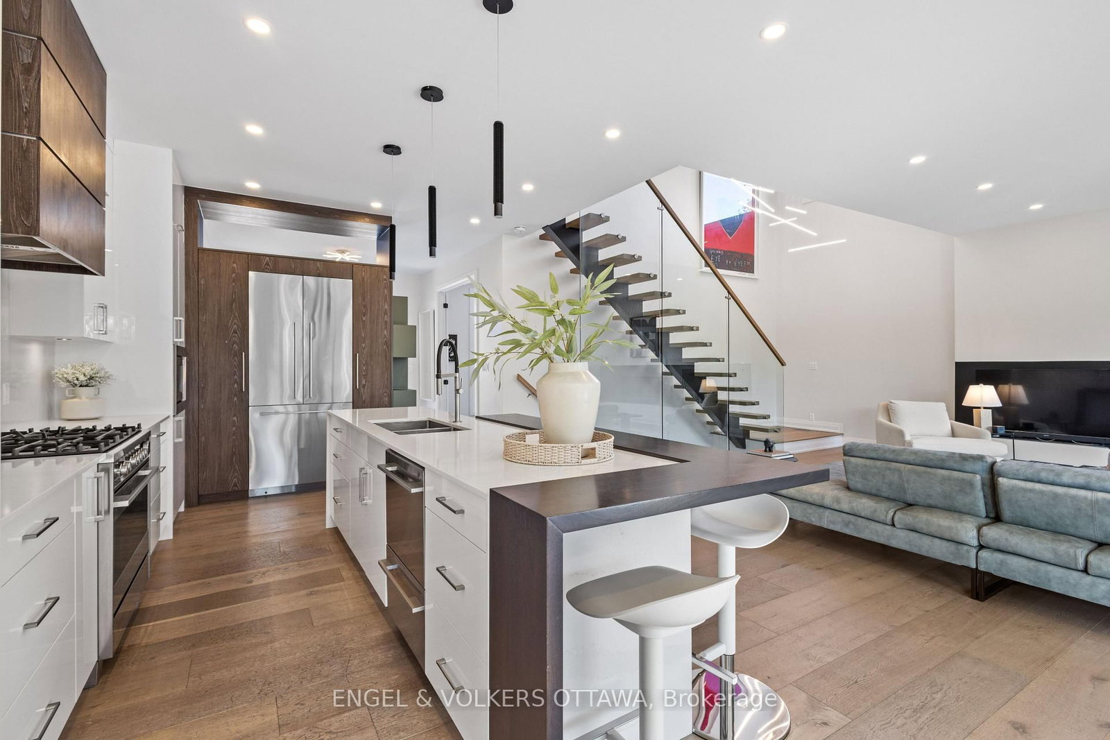 736 Sherbourne Road • Ottawa, ON photo 17