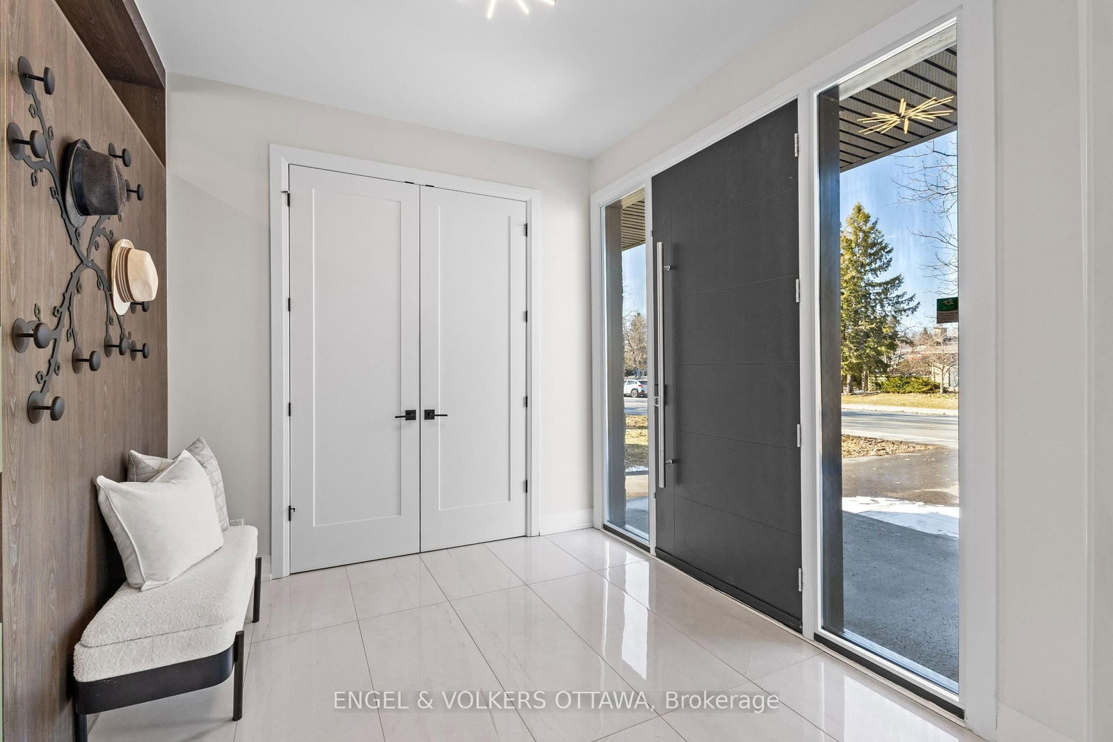 736 Sherbourne Road • Ottawa, ON photo 4