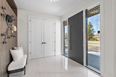 736 Sherbourne Road • Ottawa, ON photo 4