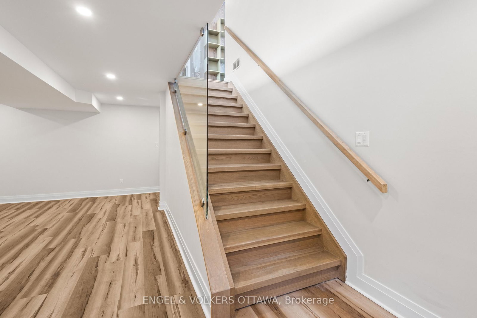 736 Sherbourne Road • Ottawa, ON photo 42