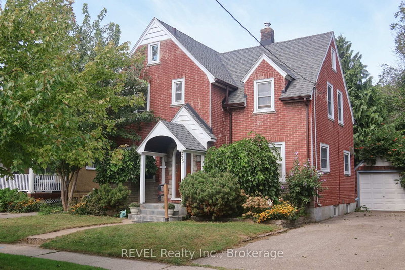 Upper - 55 Maple Street