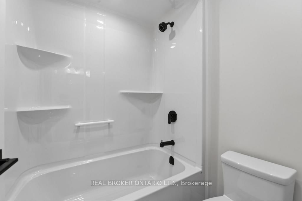 6632 Alexa Common • Niagara Falls, ON photo 24