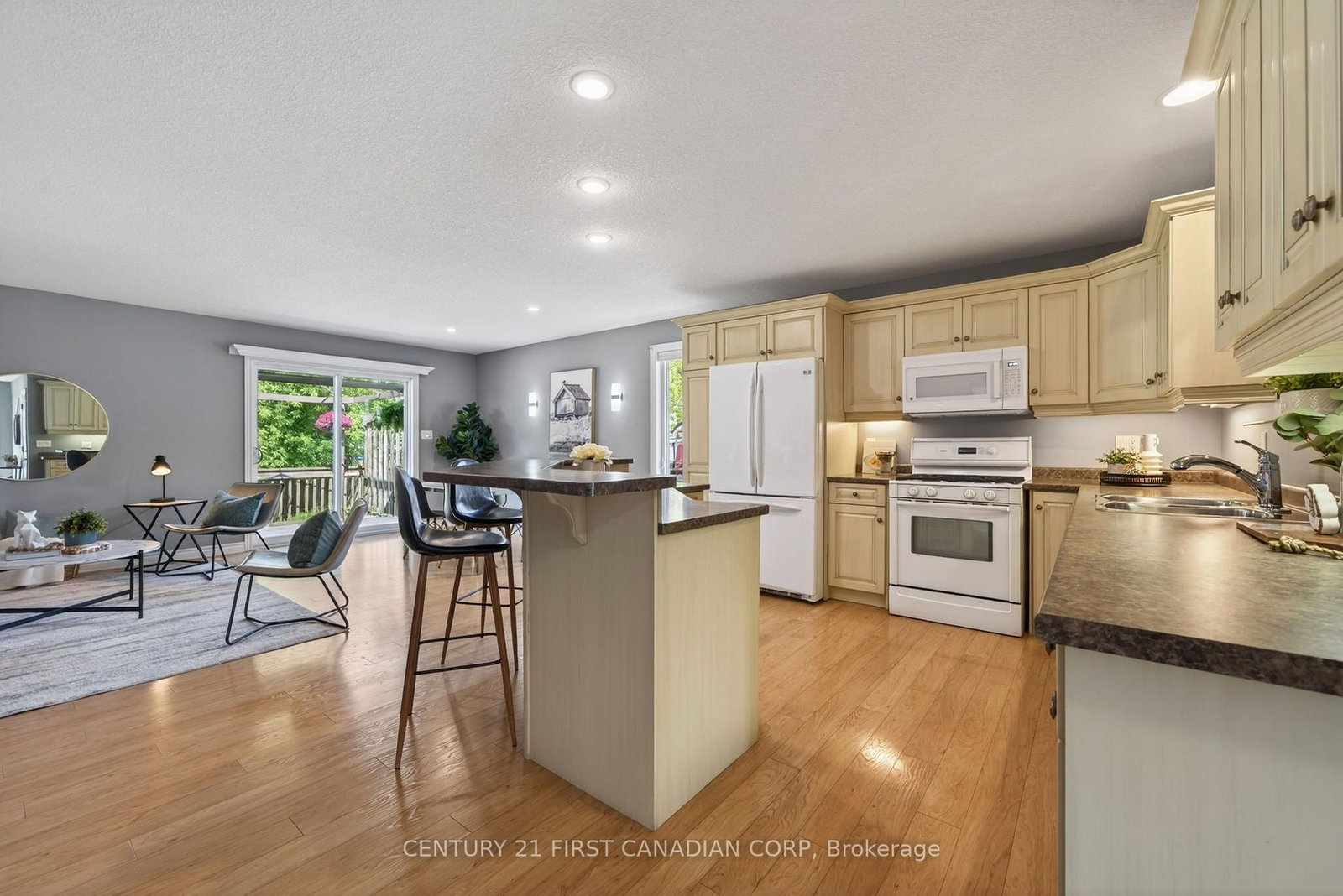 171 Francis Street • South Huron, ON photo 4