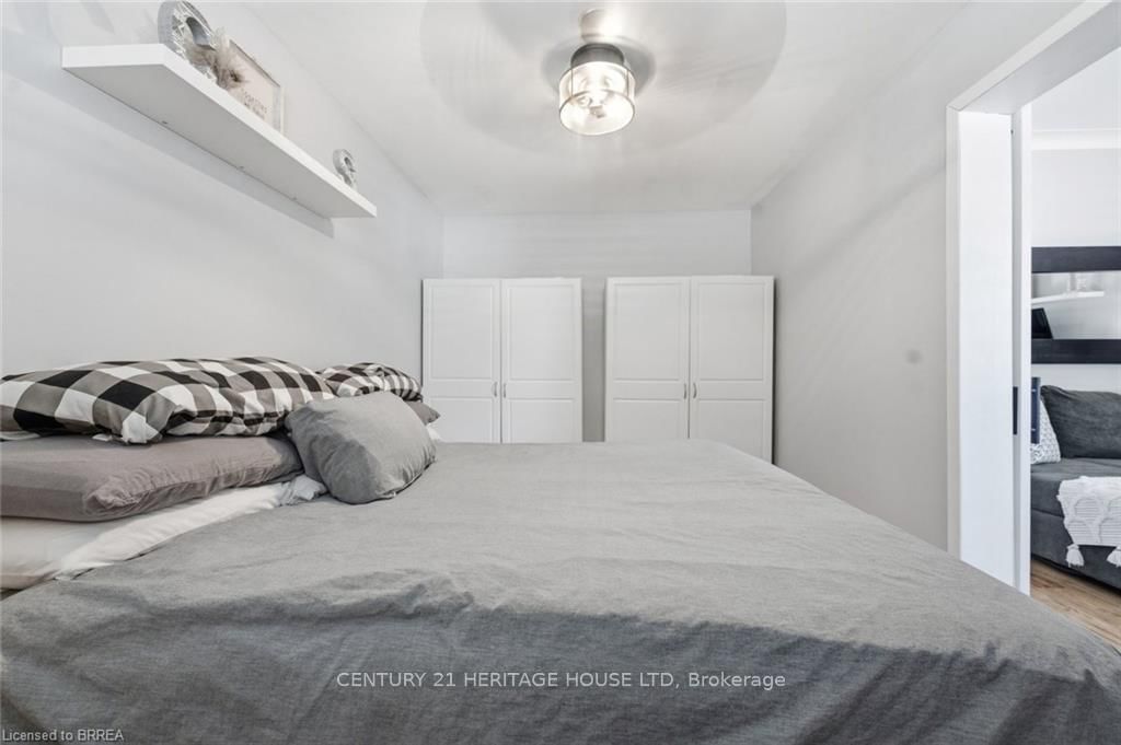 141 East Avenue • Brantford, ON photo 12
