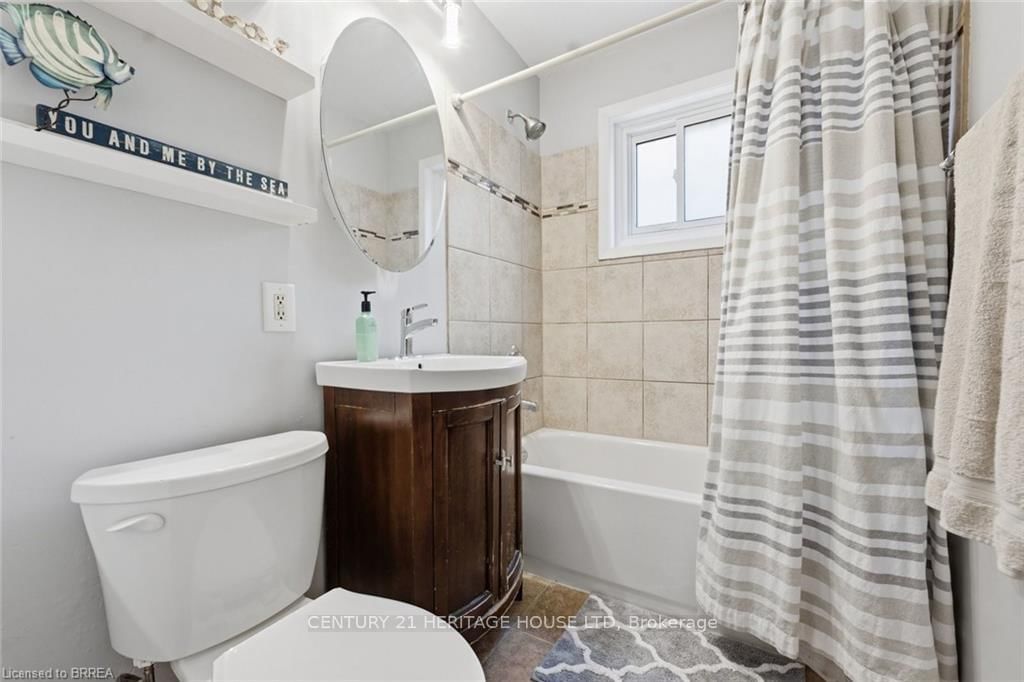 141 East Avenue • Brantford, ON photo 13
