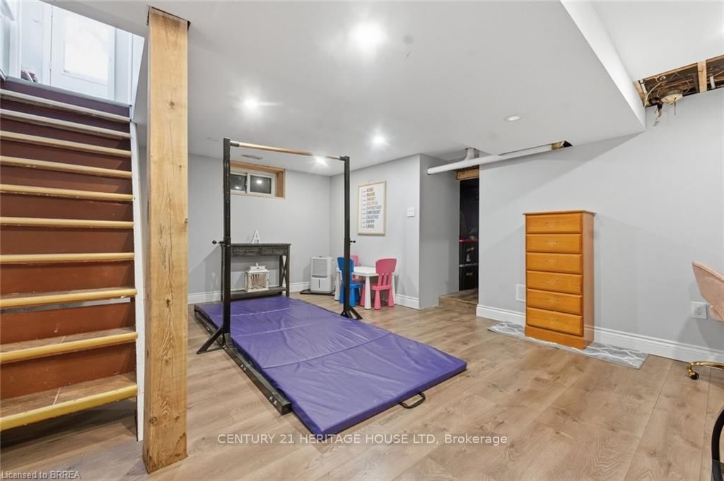 141 East Avenue • Brantford, ON photo 15