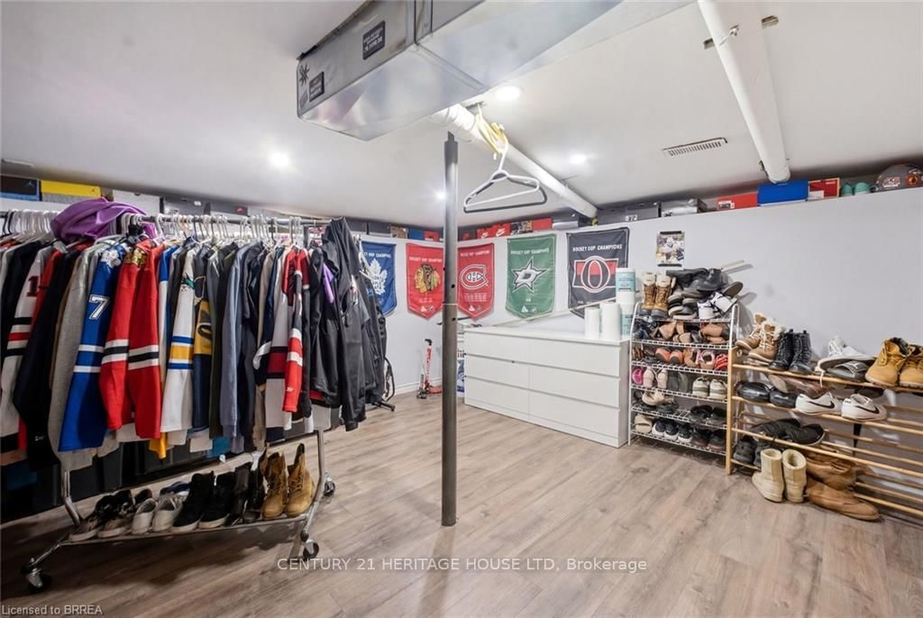 141 East Avenue • Brantford, ON photo 18