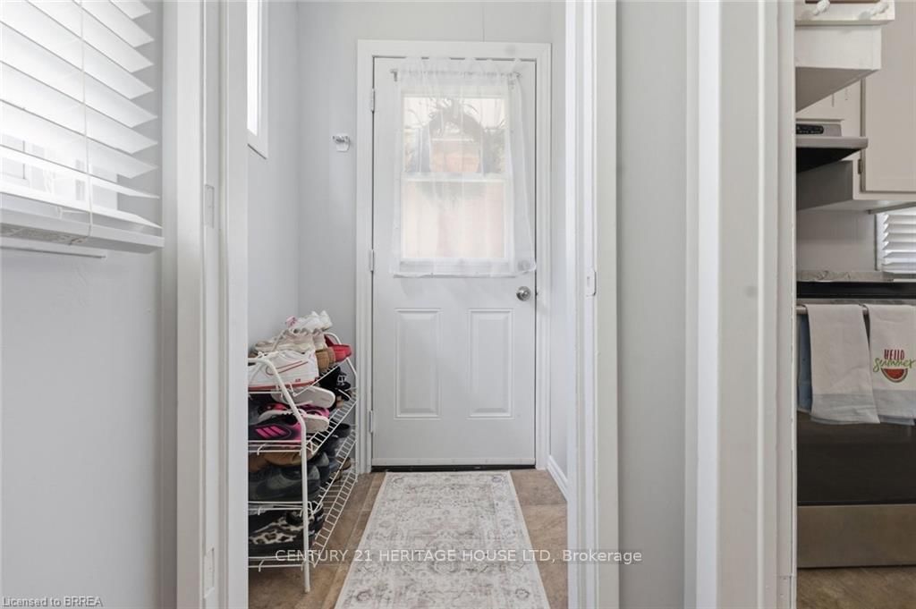 141 East Avenue • Brantford, ON photo 19