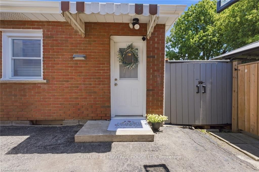 141 East Avenue • Brantford, ON photo 20