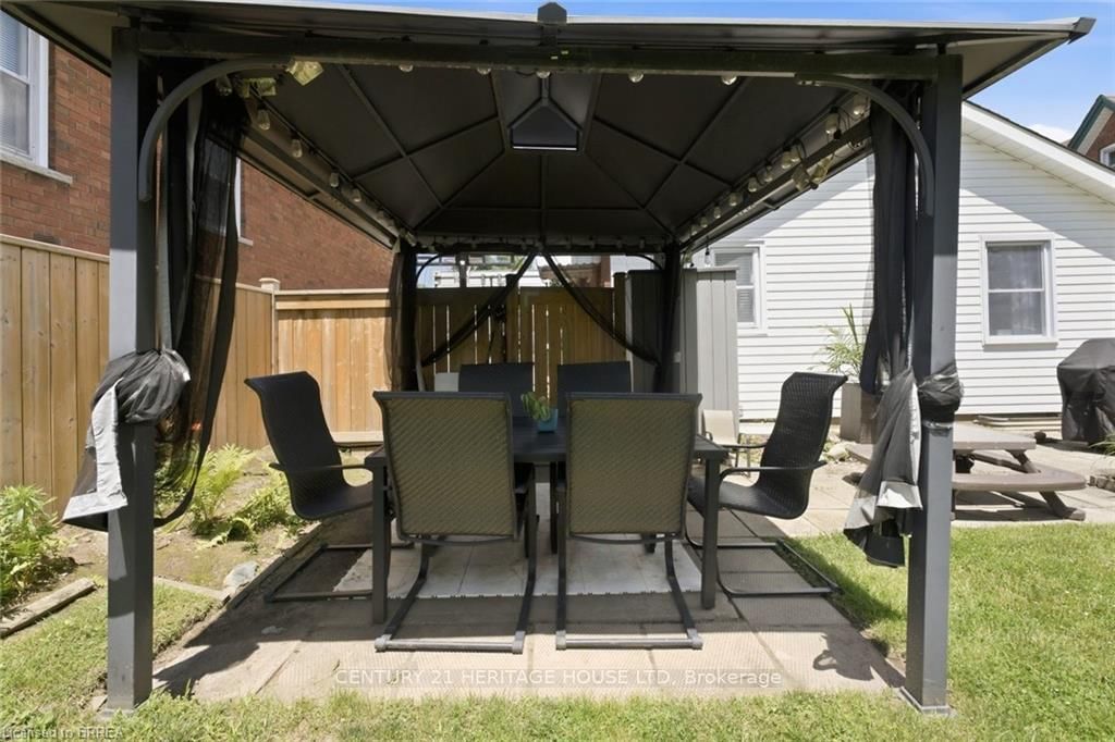 141 East Avenue • Brantford, ON photo 21