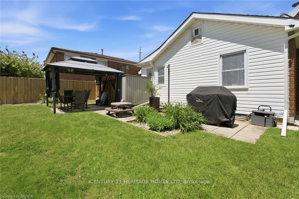 141 East Avenue • Brantford, ON photo 22