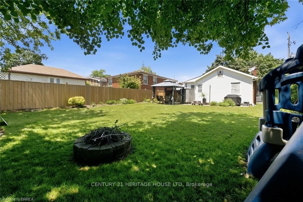 141 East Avenue • Brantford, ON photo 26