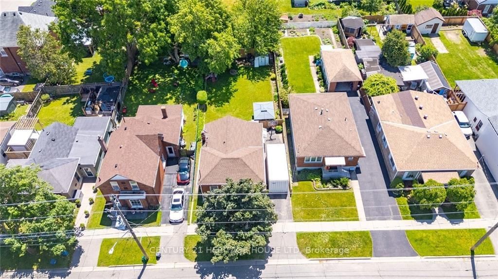 141 East Avenue • Brantford, ON photo 28