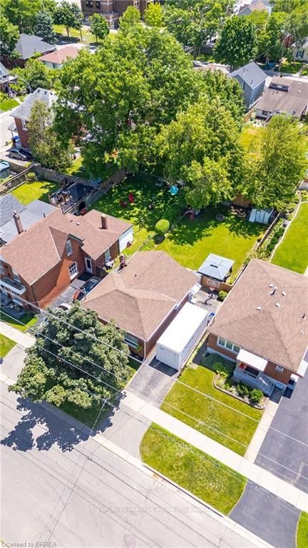 141 East Avenue • Brantford, ON photo 31