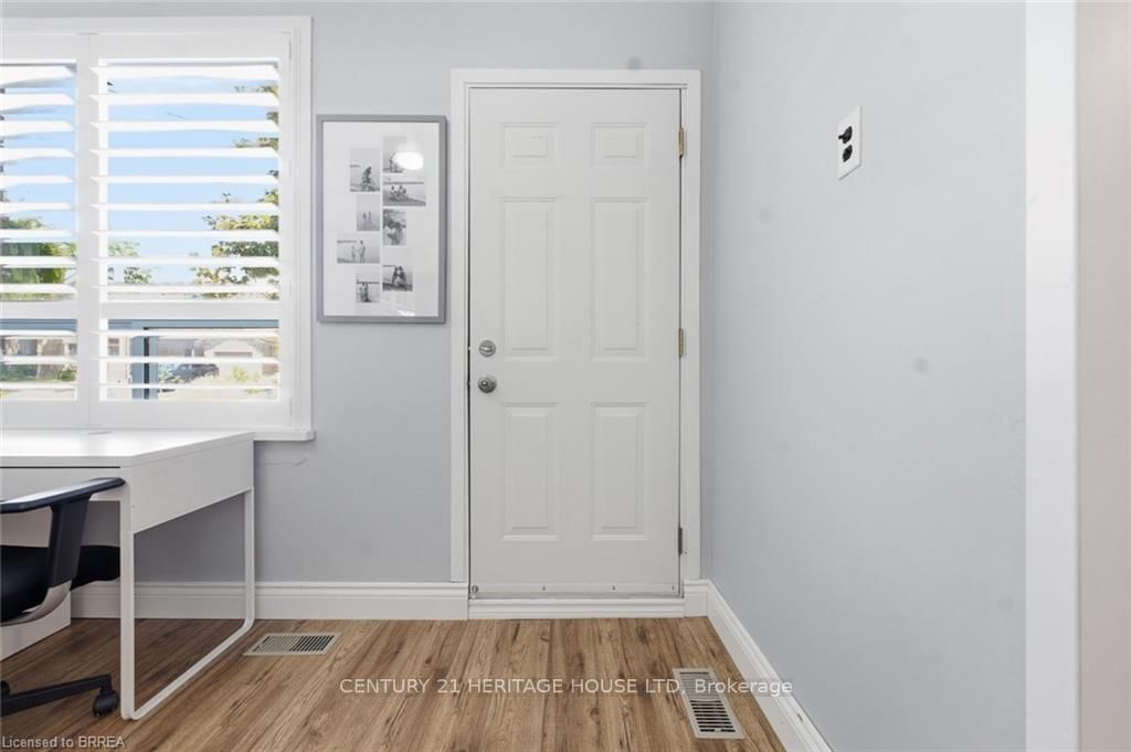141 East Avenue • Brantford, ON photo 4