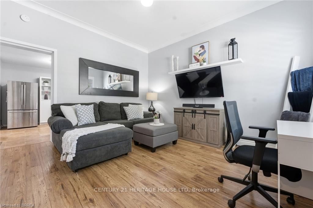141 East Avenue • Brantford, ON photo 5
