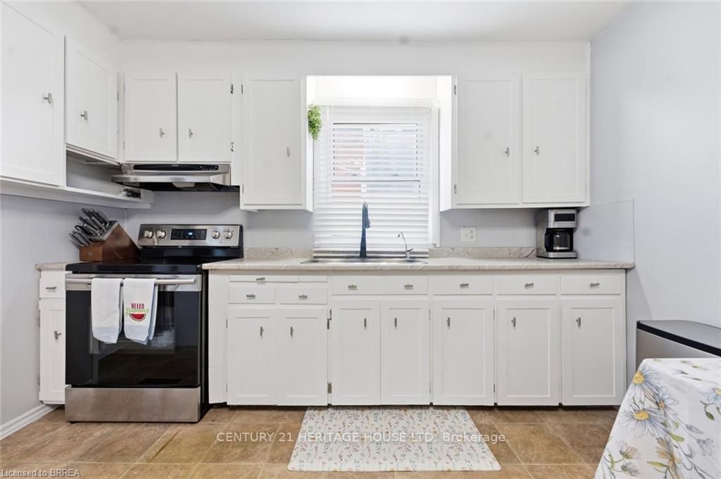 141 East Avenue • Brantford, ON photo 8