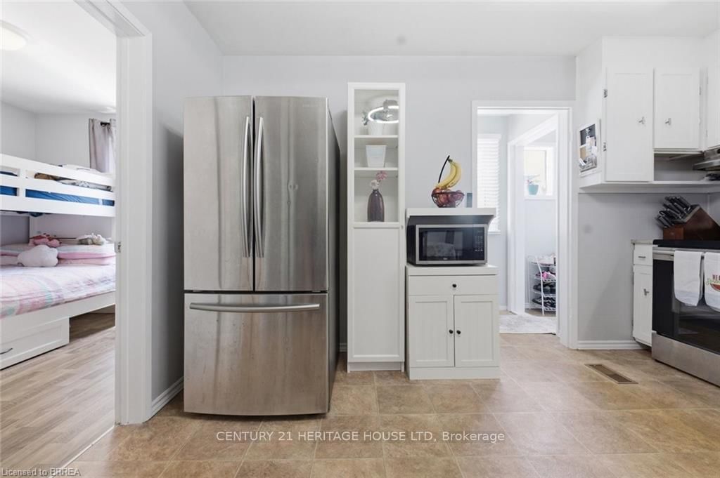 141 East Avenue • Brantford, ON photo 9