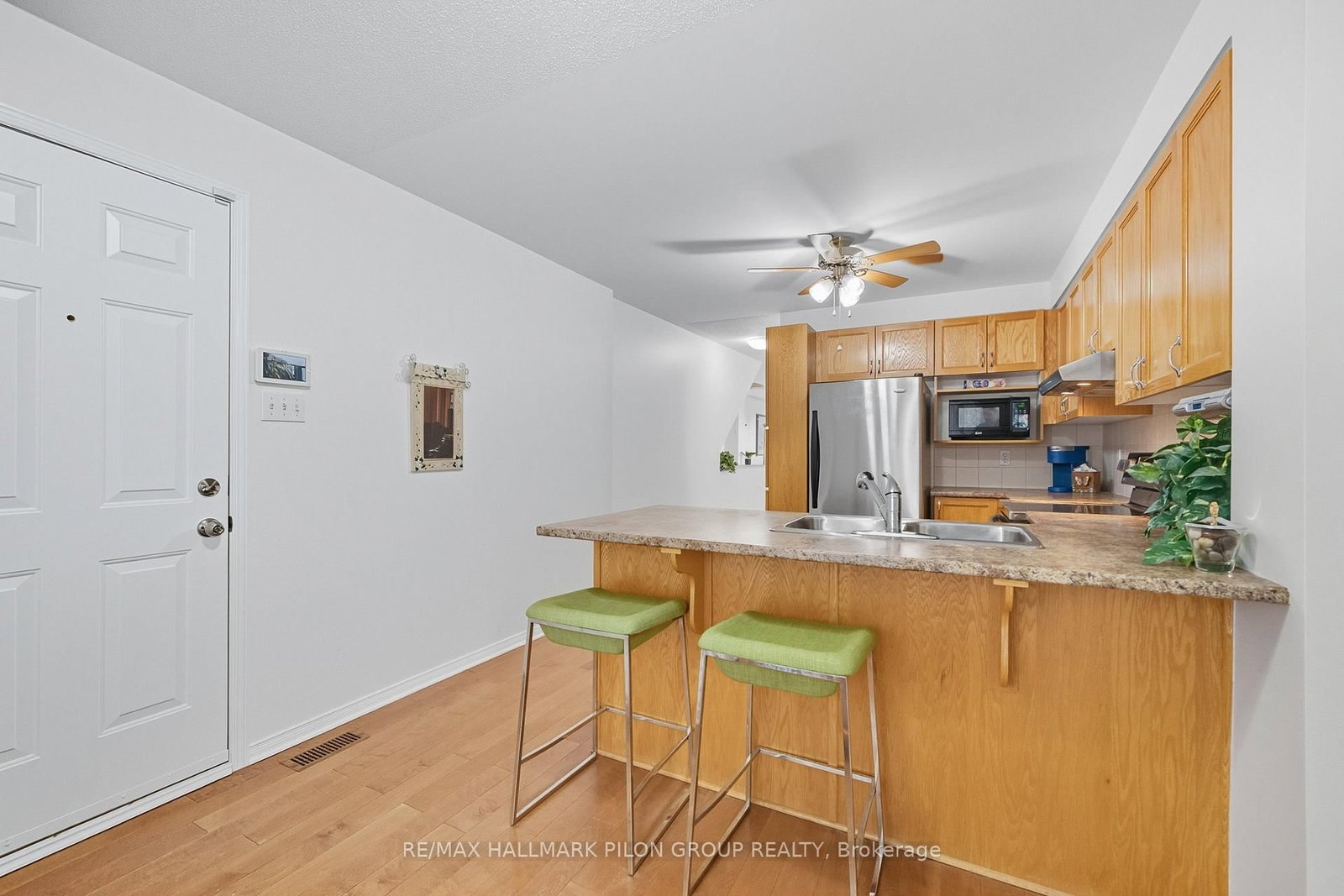 10 Lakepointe Drive • Orleans, ON photo 10