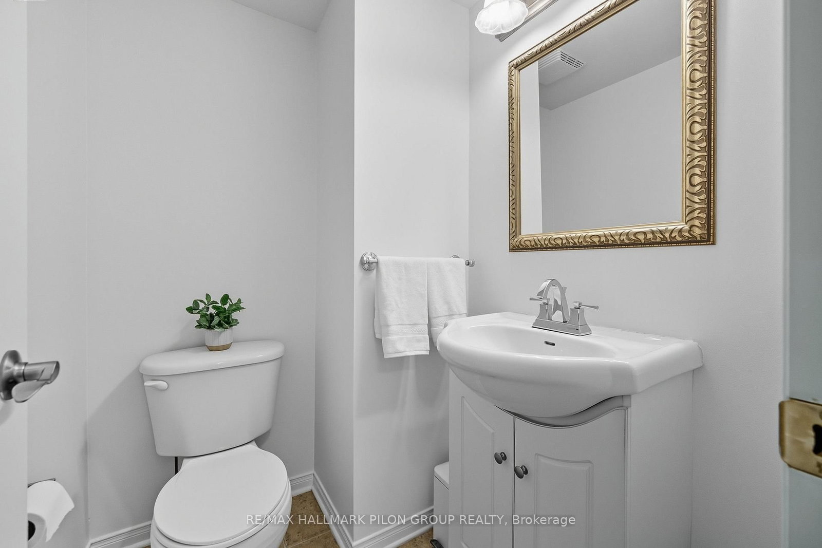 10 Lakepointe Drive • Orleans, ON photo 11