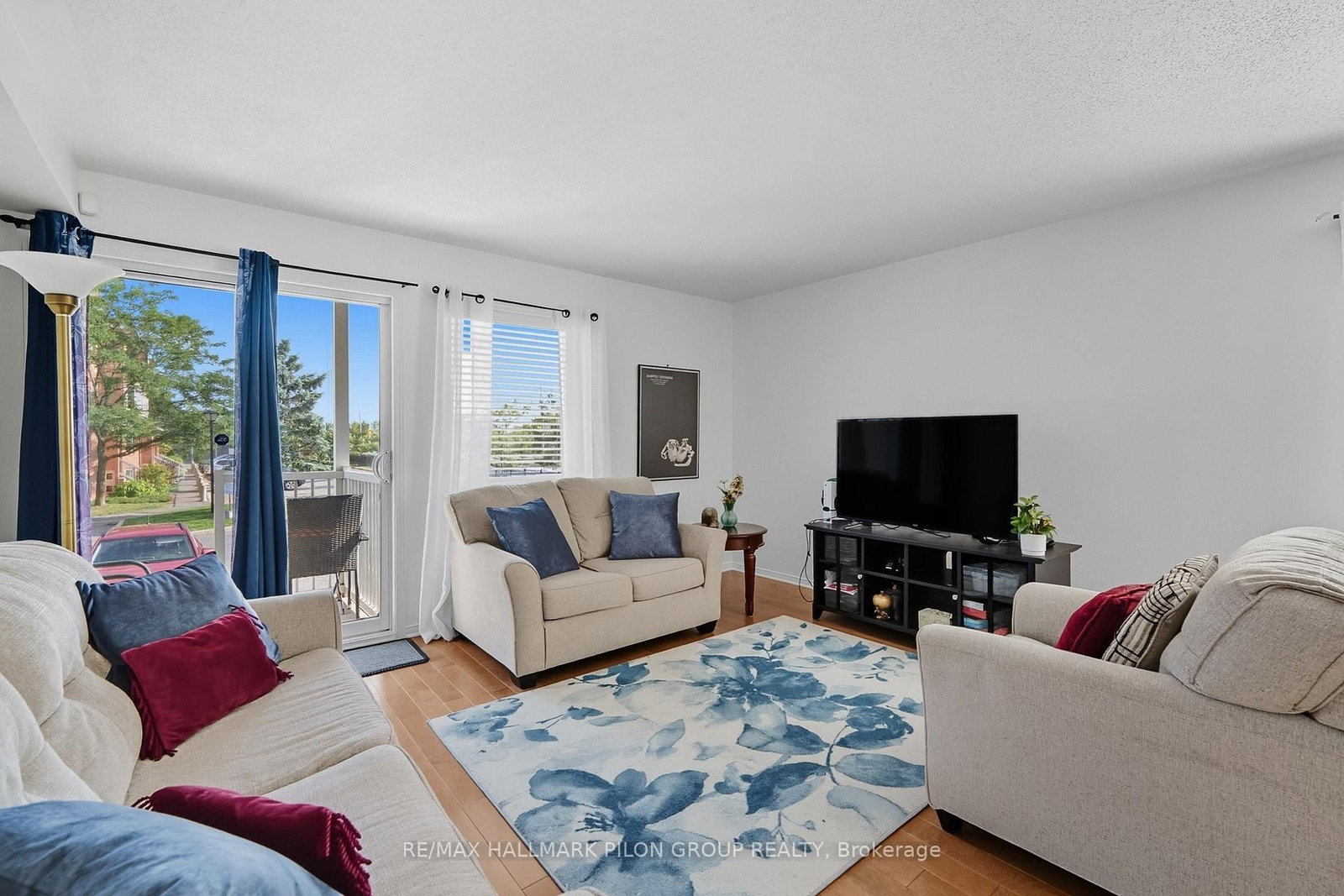 10 Lakepointe Drive • Orleans, ON photo 3