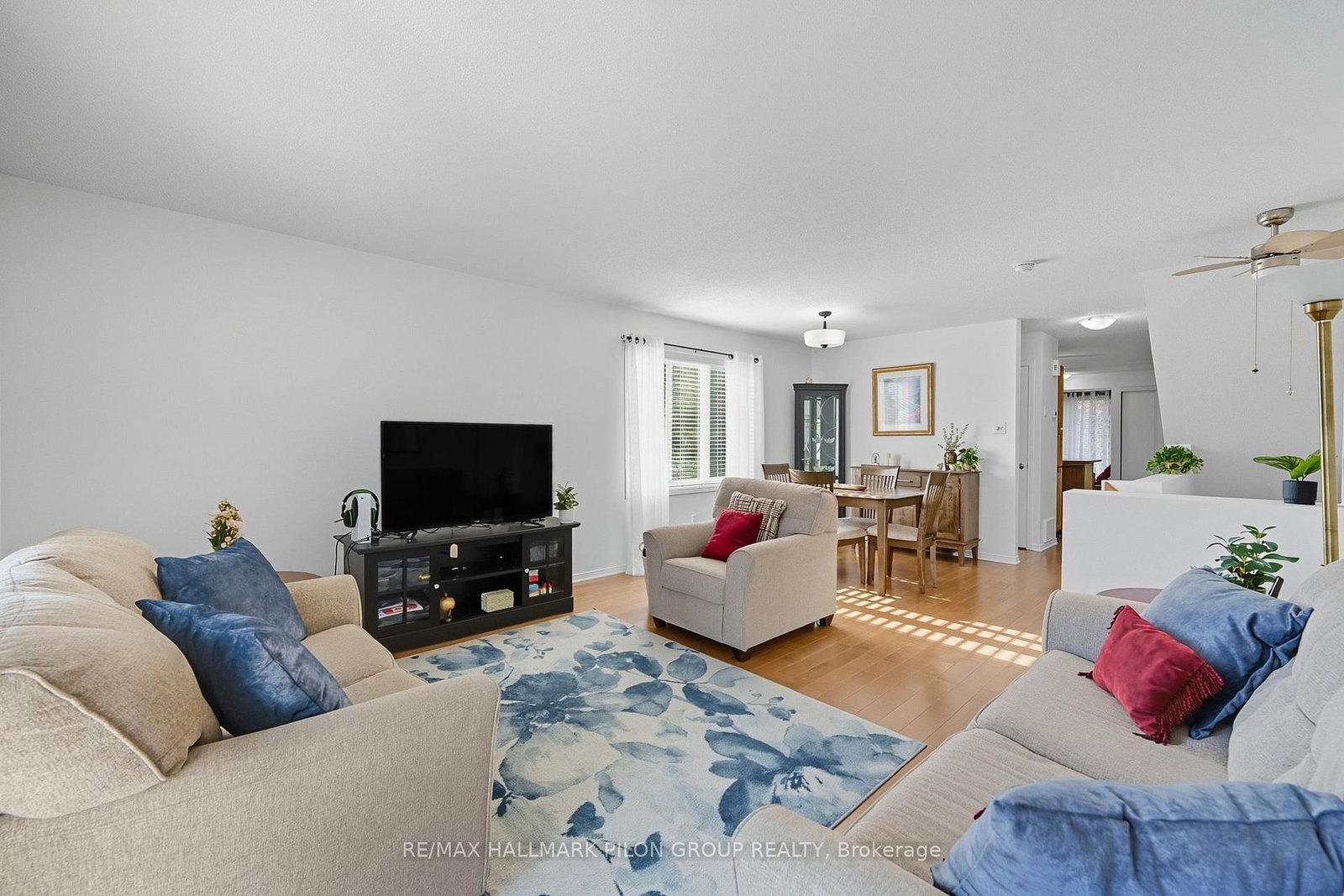 10 Lakepointe Drive • Orleans, ON photo 4