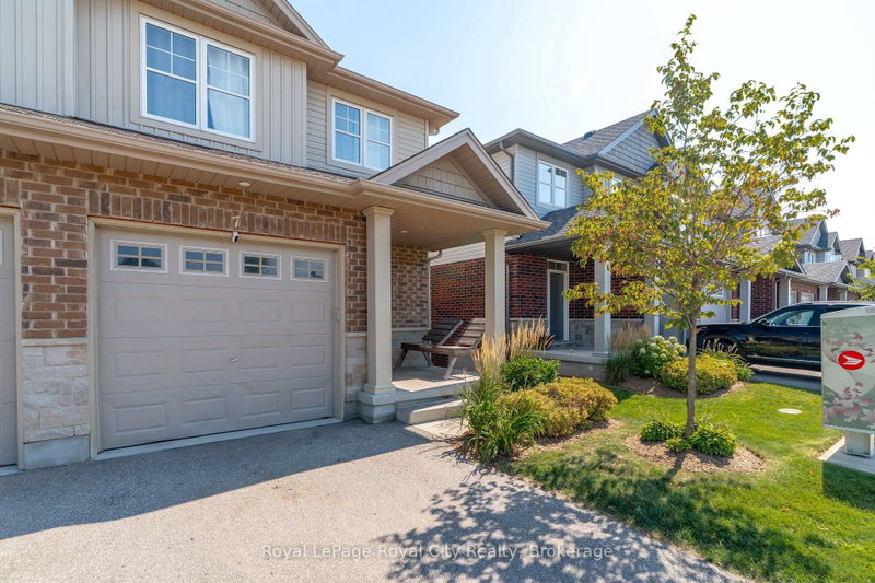 7 - 269 Watson Parkway N