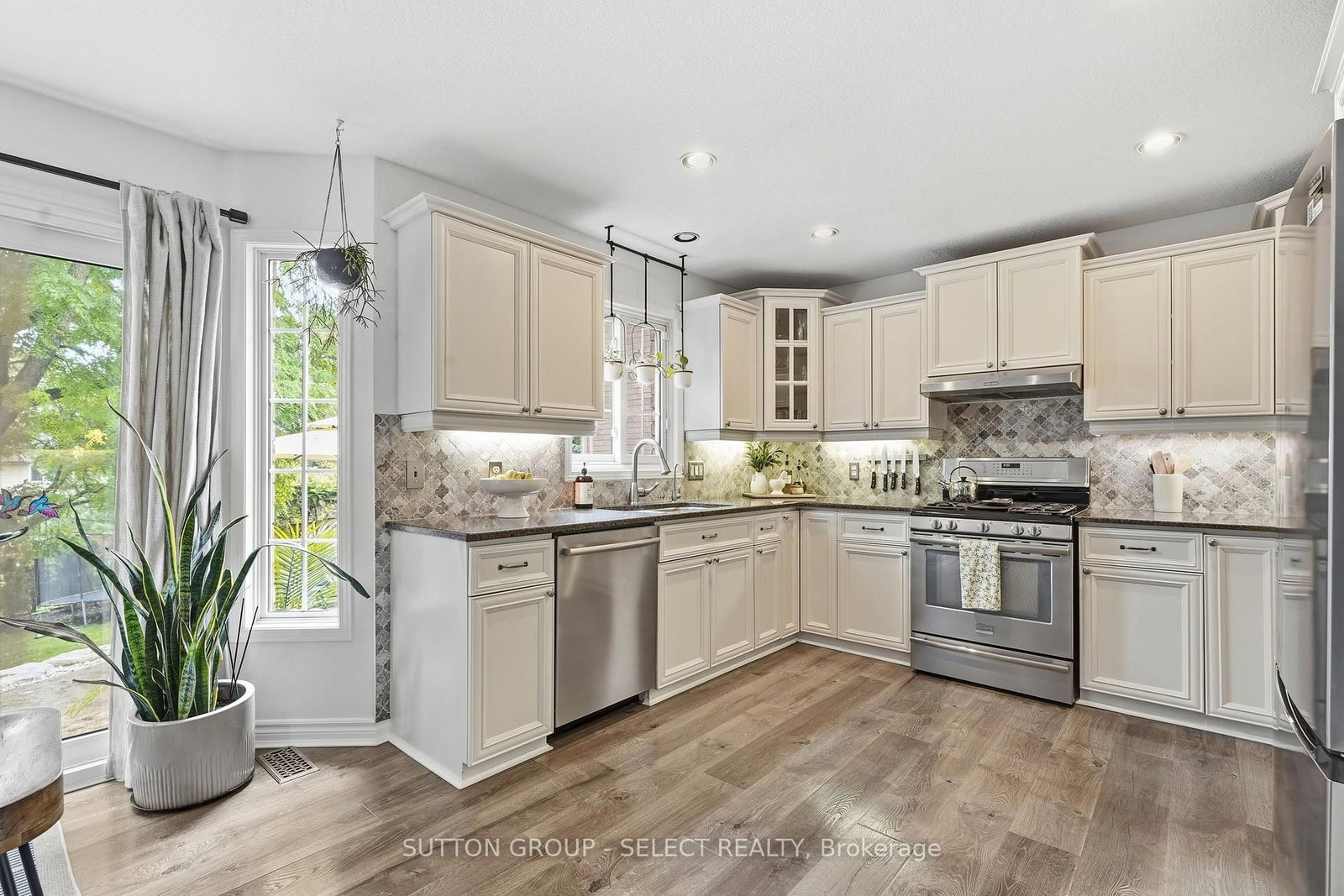 39 Carolinian Lane • Cambridge, ON photo 13