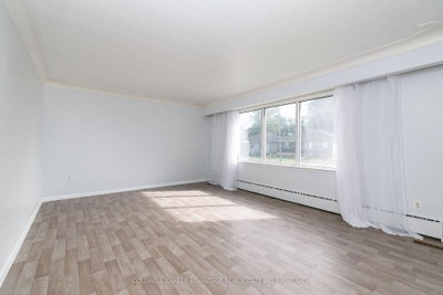 280 Clarke Street • Port Colborne, ON photo 5