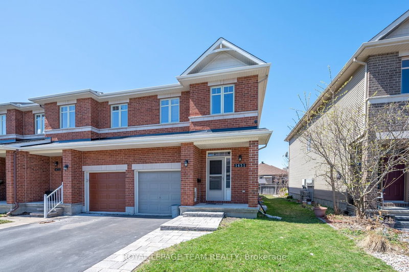 1431 Comfrey Crescent