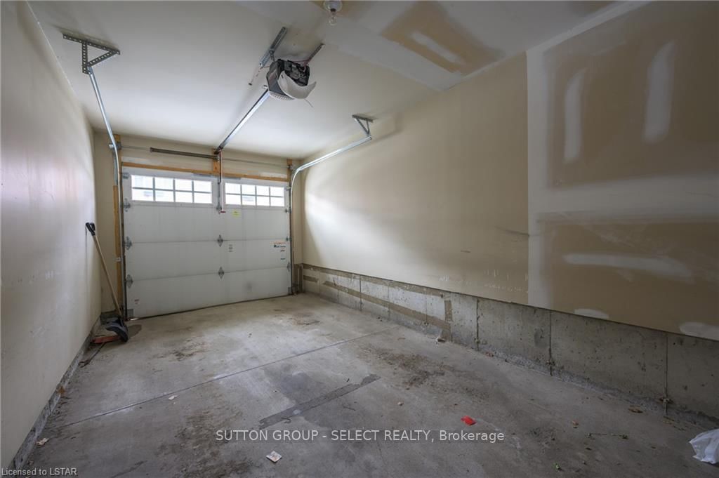 1850 BEAVERBROOK Avenue • #3 • London North, ON photo 28