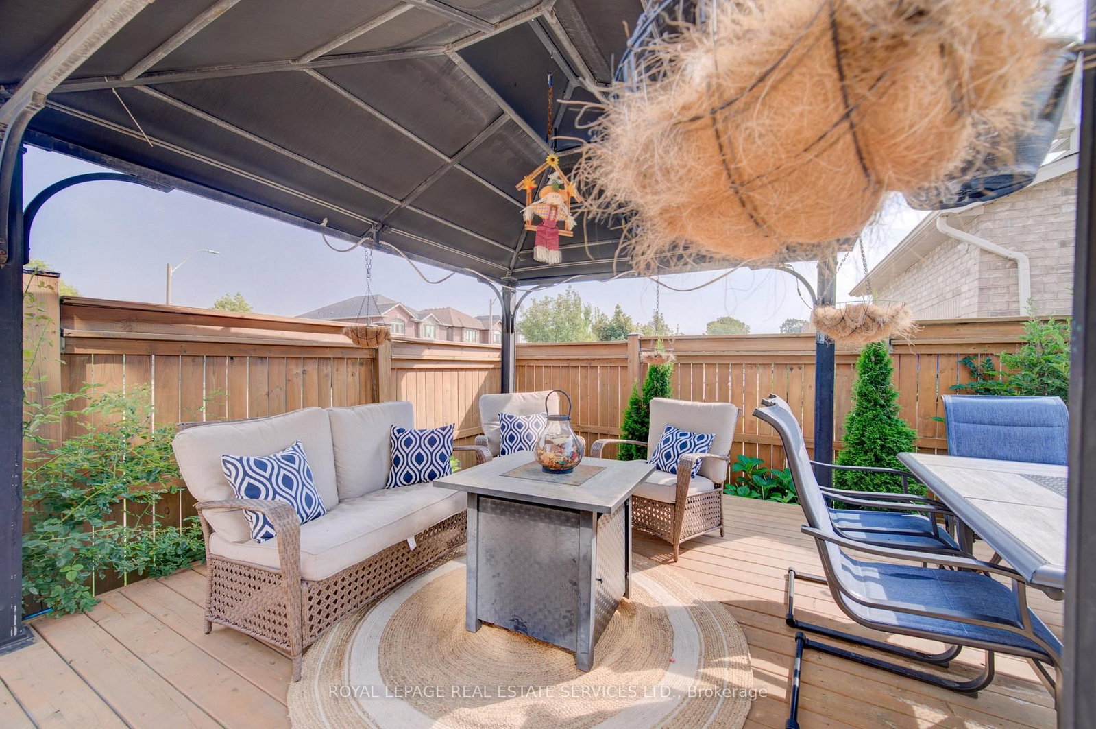 4 Chartwell Circle S • Hamilton, ON photo 34