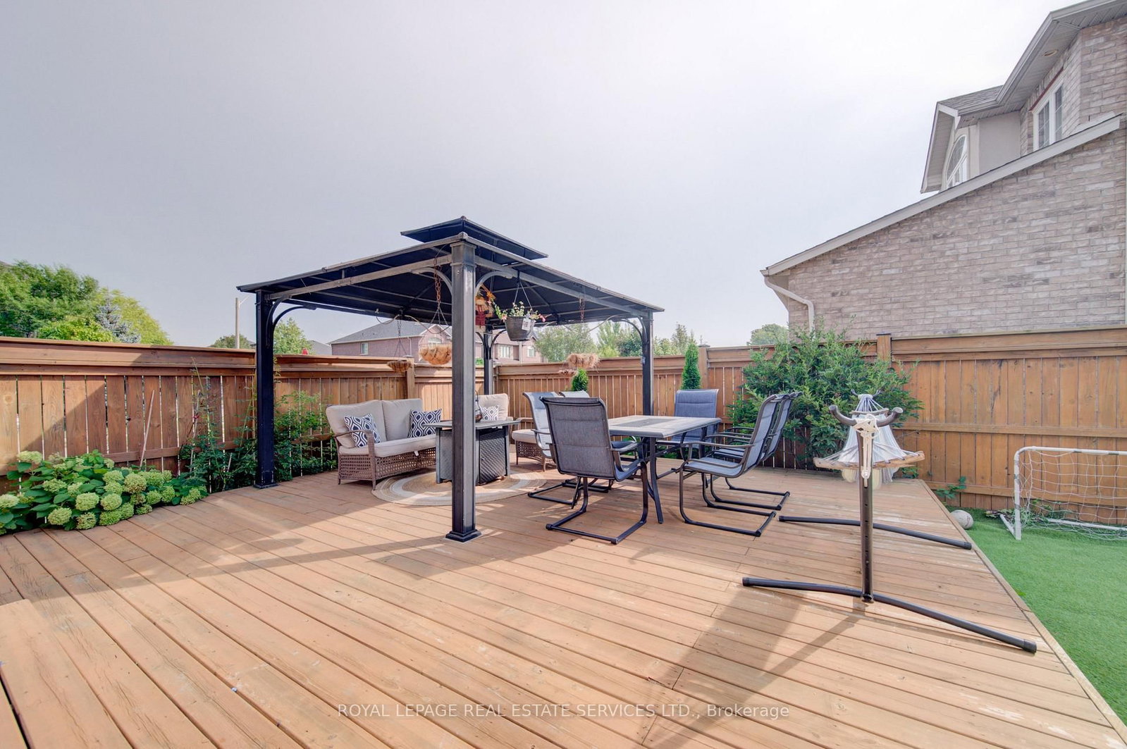 4 Chartwell Circle S • Hamilton, ON photo 35