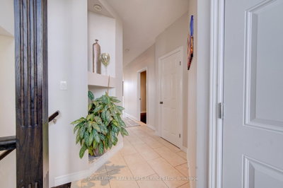 4 Chartwell Circle S • Hamilton, ON photo 5