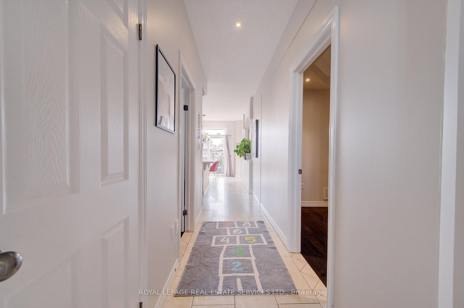 4 Chartwell Circle S • Hamilton, ON photo 6