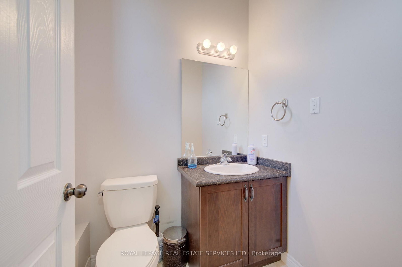4 Chartwell Circle S • Hamilton, ON photo 8
