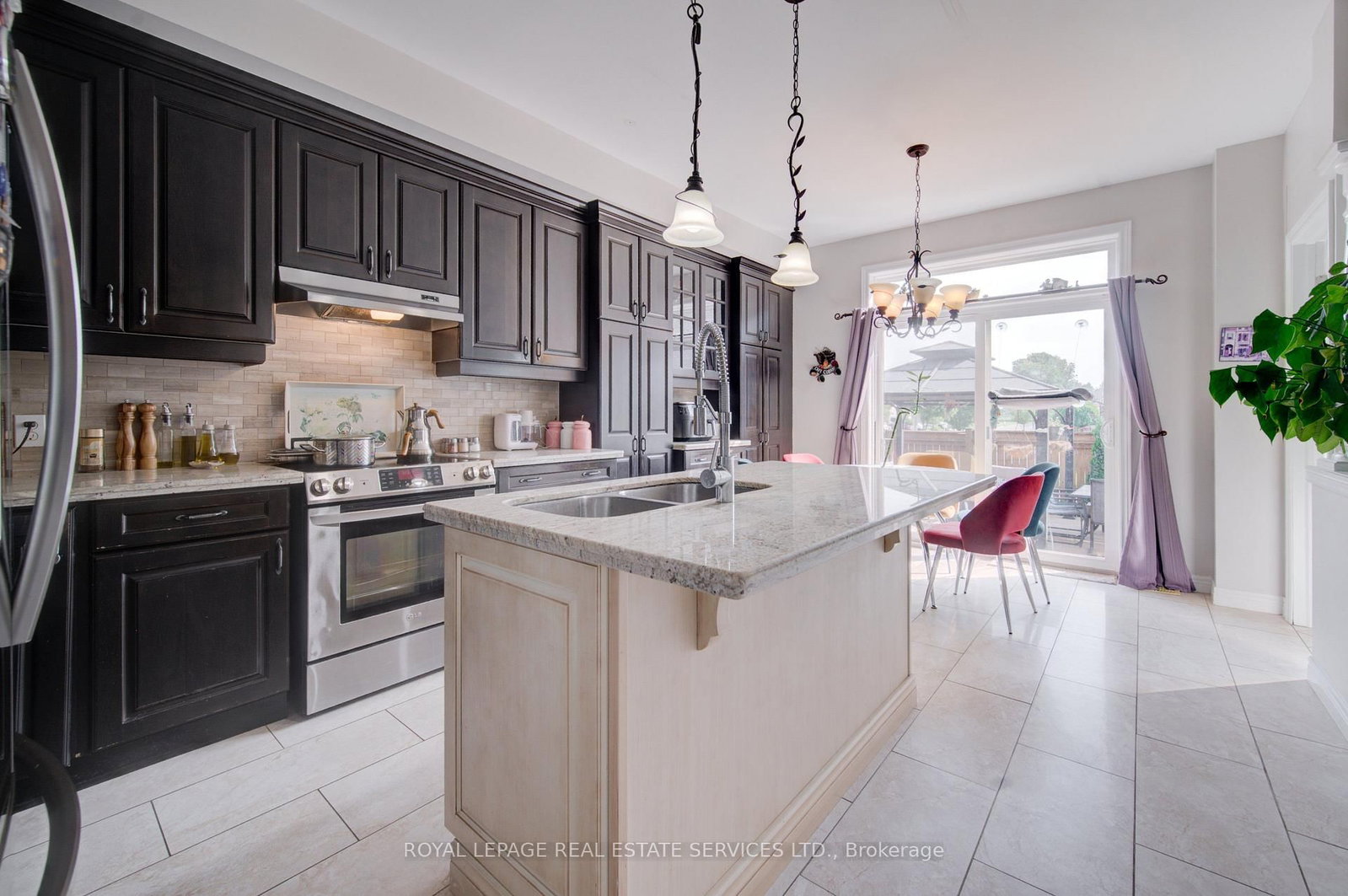 4 Chartwell Circle S • Hamilton, ON photo 9