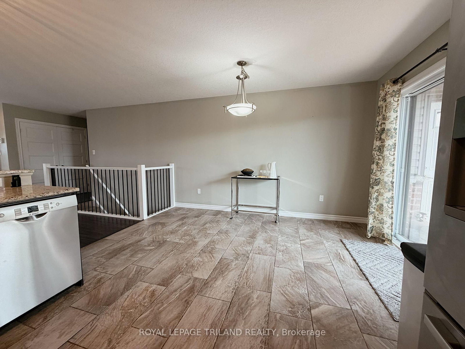 38 LEESBORO Trail • Thames Centre, ON photo 11