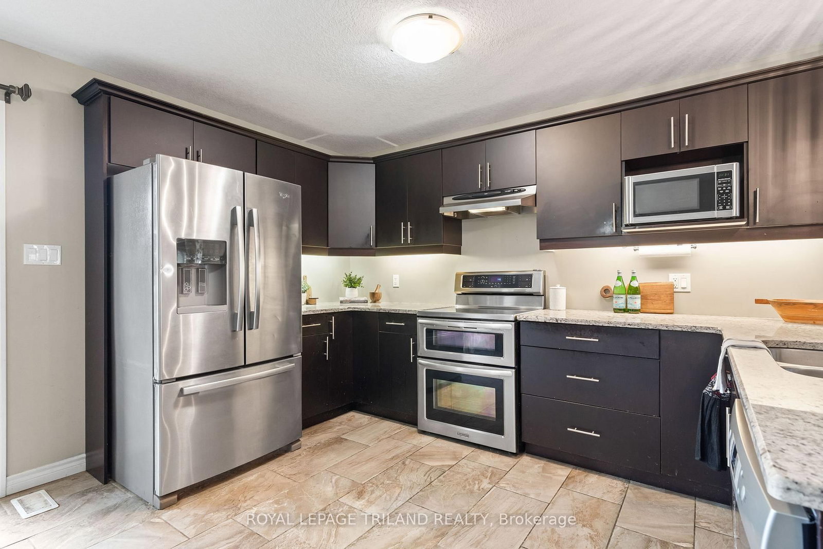 38 LEESBORO Trail • Thames Centre, ON photo 16