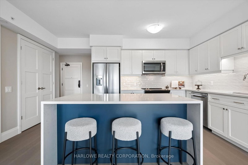 501 - 93 Arthur Street S