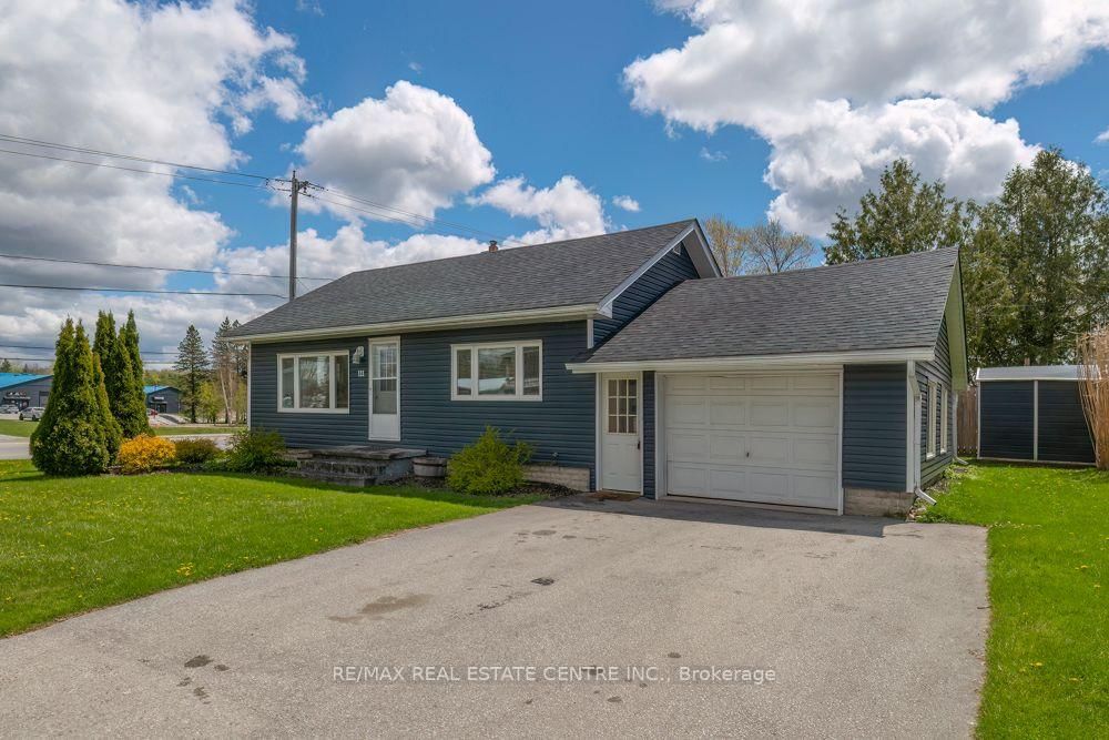 111 Elizabeth Street W • West Grey, ON photo 2