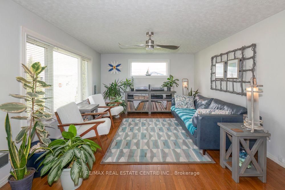 111 Elizabeth Street W • West Grey, ON photo 5