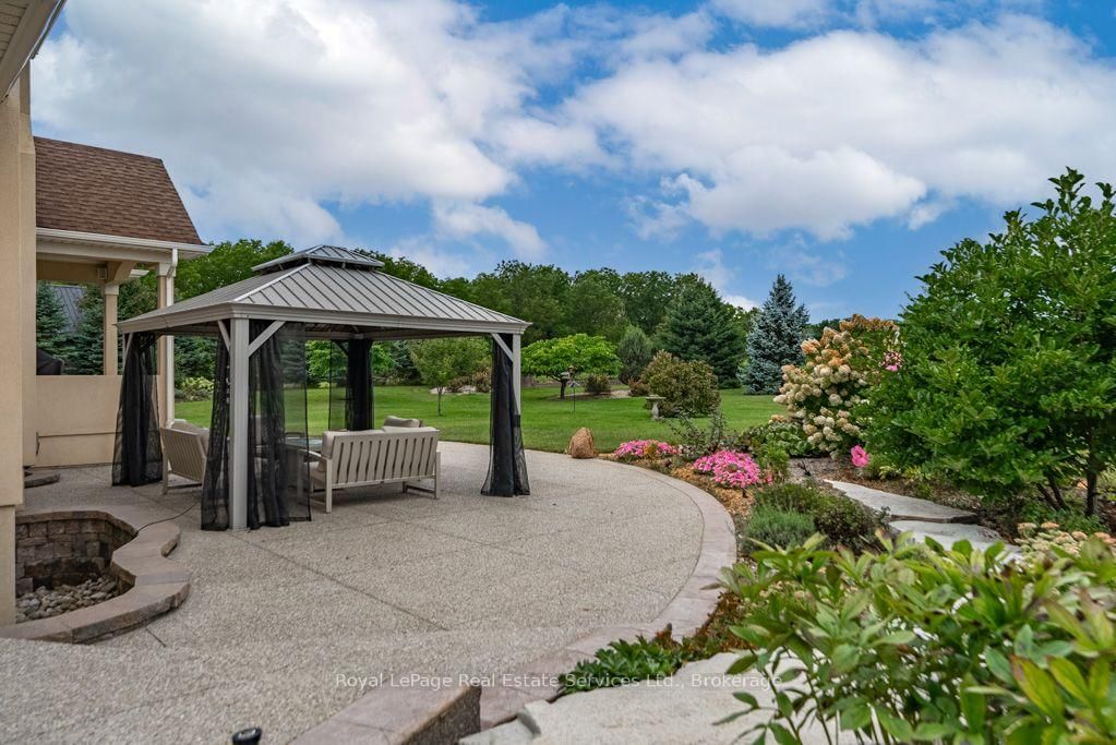 365 Robinson Road • Brant, ON photo 8