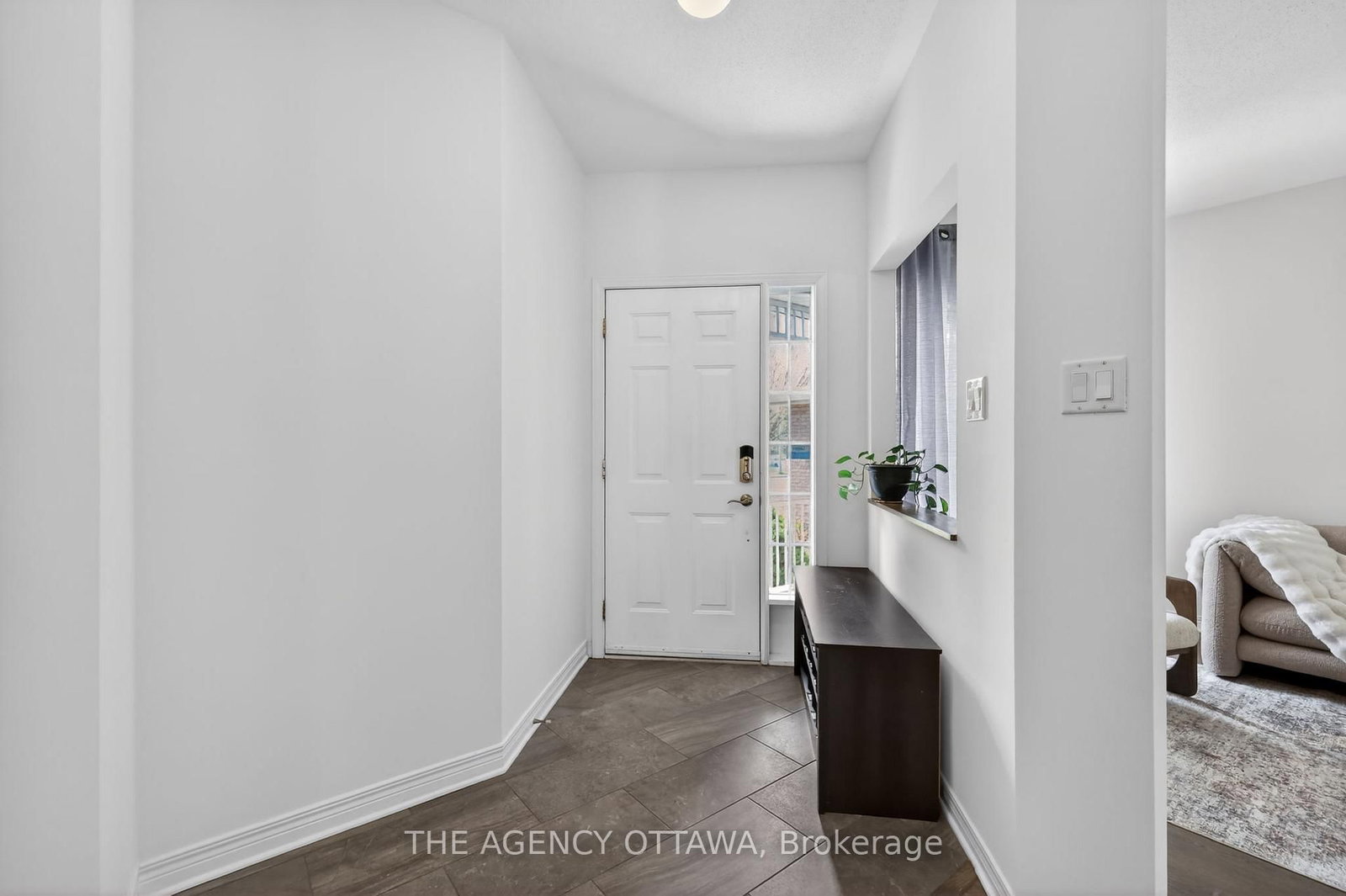 321 Goldridge Drive • Kanata, ON photo 4