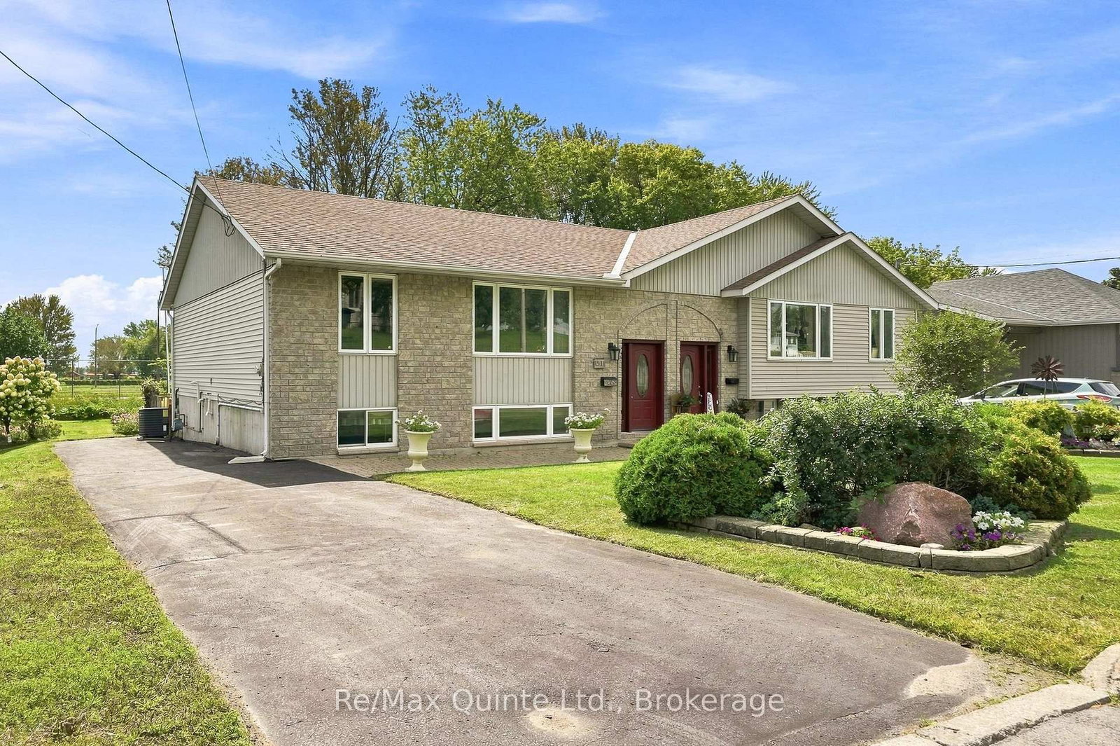51 Bay Street • Quinte West, ON photo 1