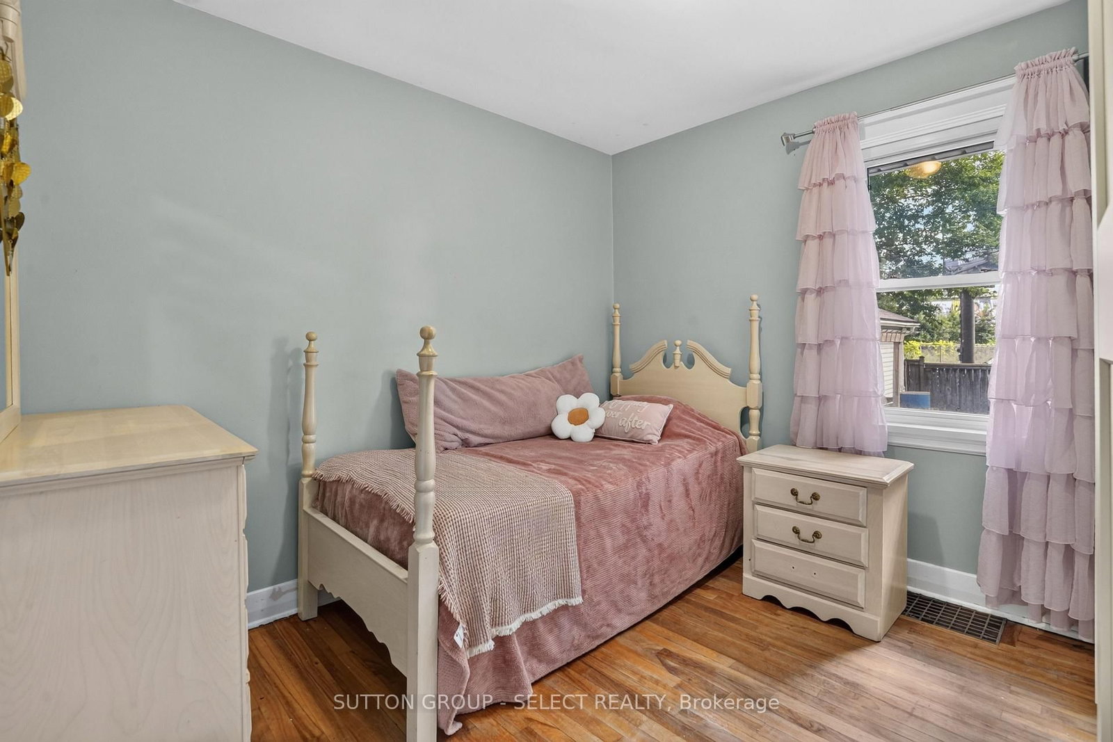 1295 York Street • London East, ON photo 19